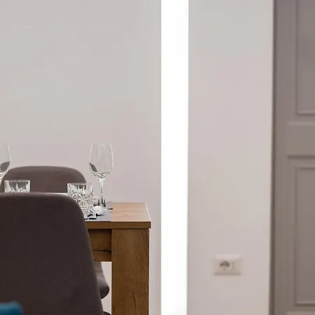 Skanderbeg Square Modern App - The Nest * Tirana