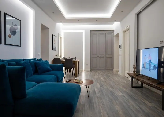 Skanderbeg Square Modern App - The Nest *