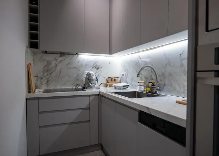 Skanderbeg Square Modern App - The Nest *