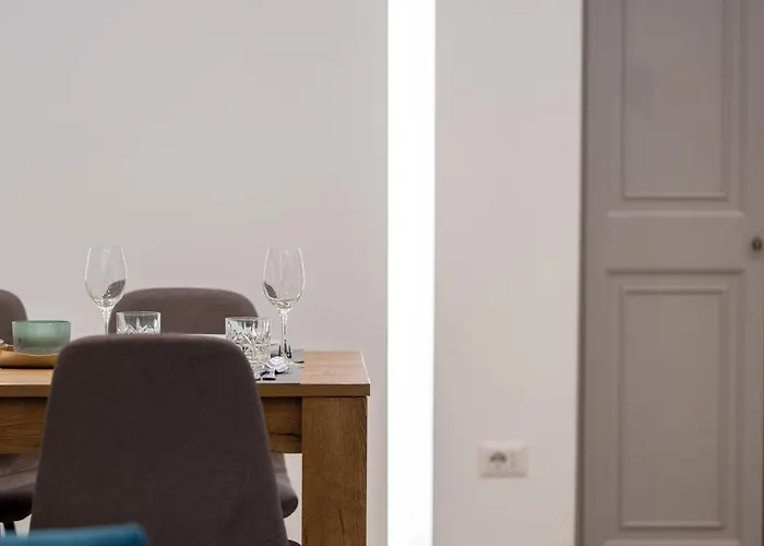 Skanderbeg Square Modern App - The Nest * Tirana